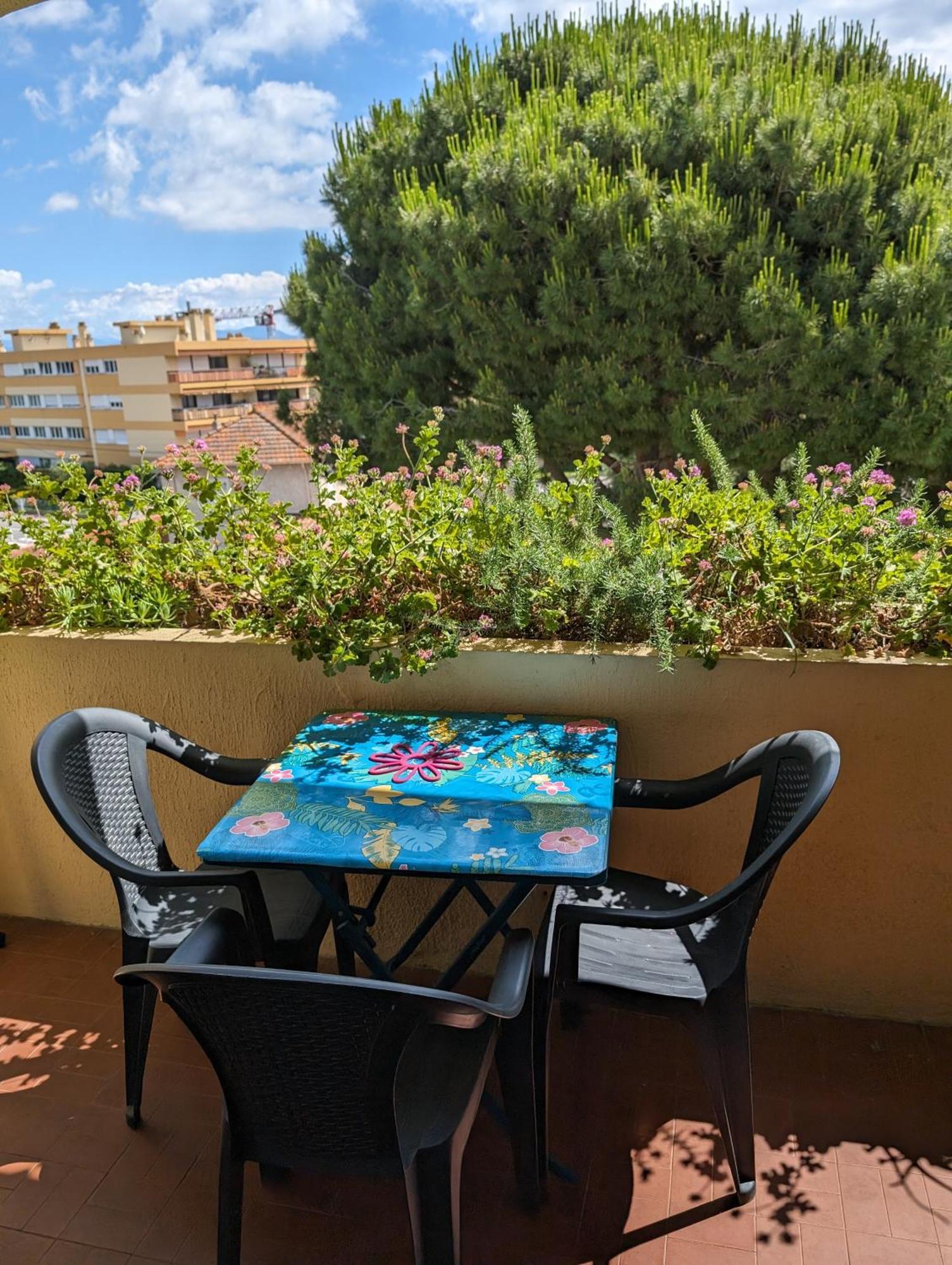 Studio Calme Dernier Etage Antibes Exterior foto